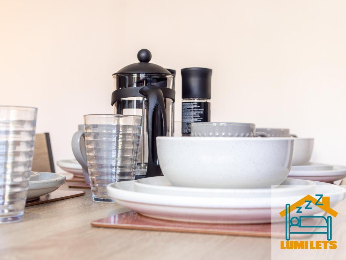 2Br Home In Barrow-In-Furness Sleeps 8 Close To Bae Systems, Hospital, Lakes Екстериор снимка