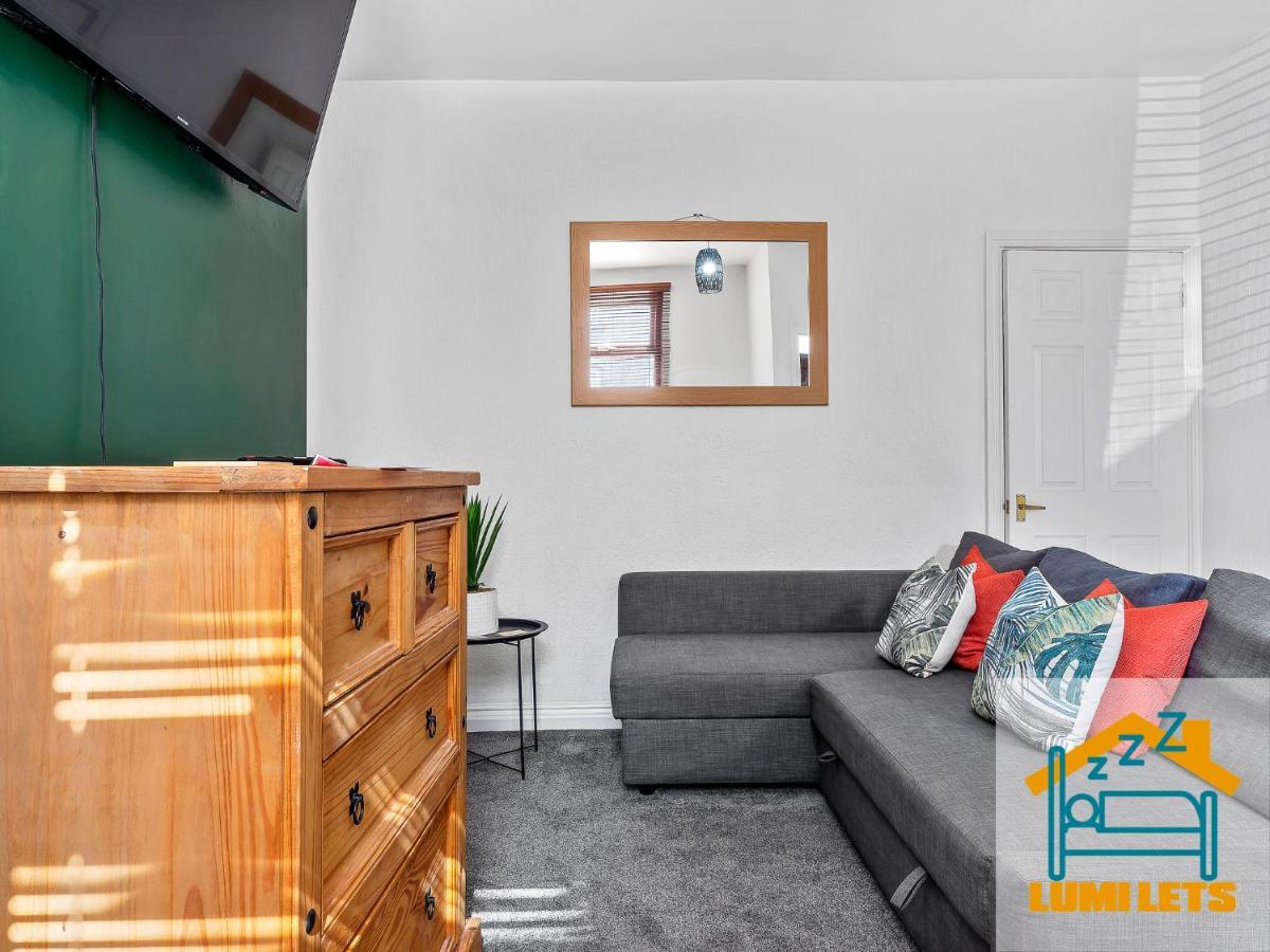 2Br Home In Barrow-In-Furness Sleeps 8 Close To Bae Systems, Hospital, Lakes Екстериор снимка